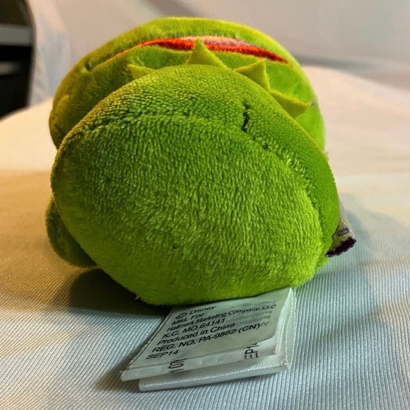 Itty Bitty Kermit Disney Hallmark Exclusive 5” Weighted Stand Up Alone Plush - Picture 3 of 7